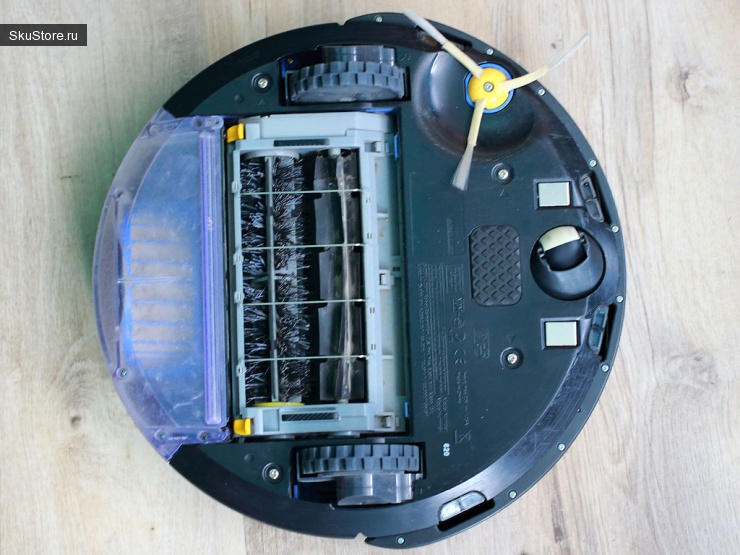 iRobot Roomba 620 с оригинальными щетками