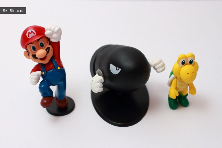 Фигурки пуля, тоад и Марио из игры Марио