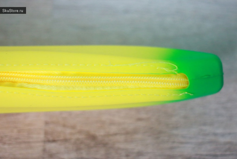 Силиконовый кошелек в виде банана - молния