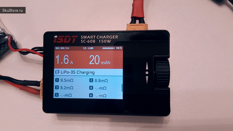 Универсальное зарядное устройство ISDT SC-608