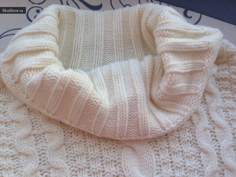 Уютный свитер крупной вязки