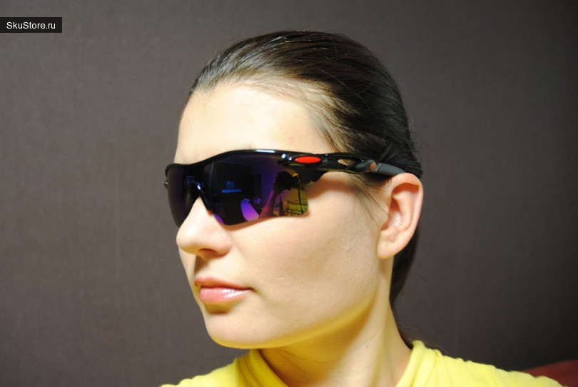 Спортивные солнцезащитные очки - фото на мне