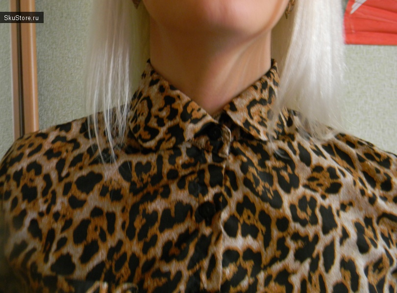 Леопардовая рубашка - крупный план