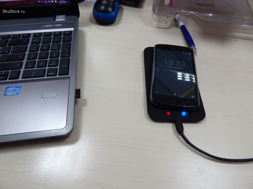 Беспроводное зарядное устройство для Qi Enabled смартфонов - процесс зарядки