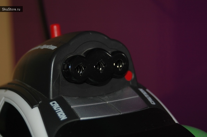 Машинка Nikko Nano Blaster - отверстия для пуль