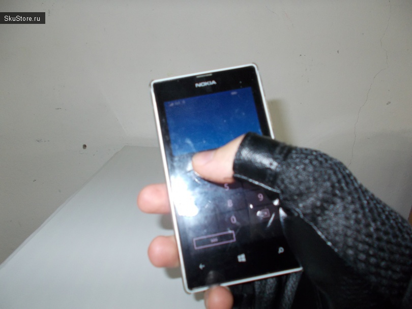 Перчатки с укороченными пальцами - работа со смартфоном