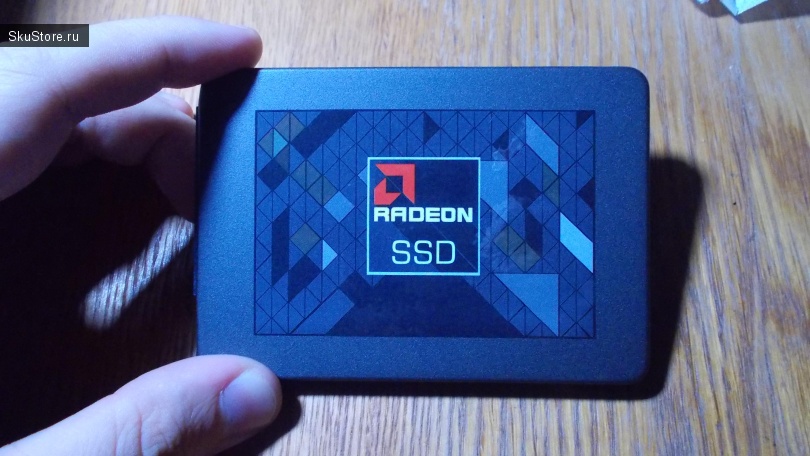 SSD диск AMD Radeon R3 R3SL120G 120Гб Sata 3