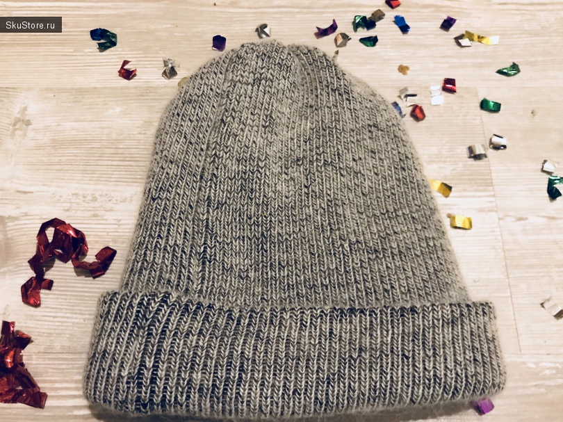 Осенне-зимняя шапка бини